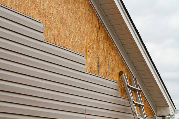 Professional Vinyl Siding technician working in Decatur, GA